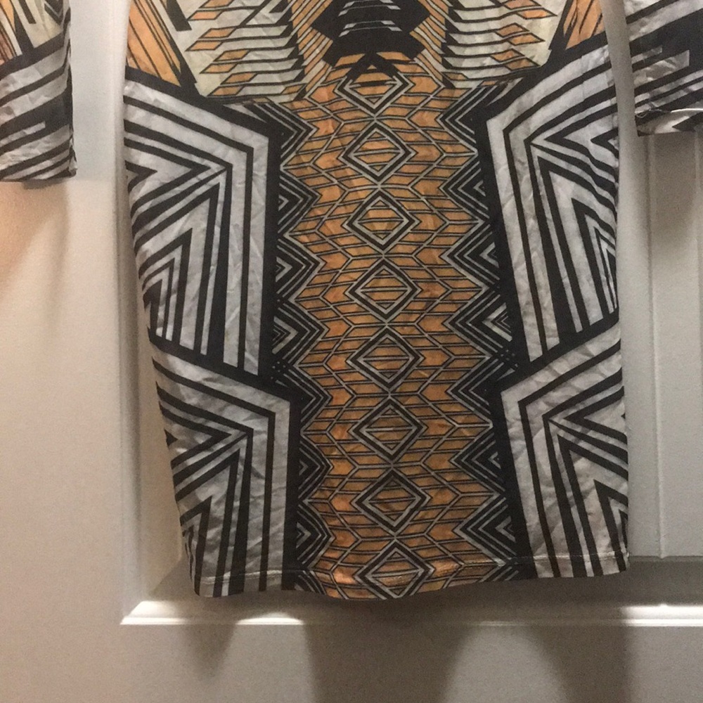 Translucent Aztec print - Picture 5 of 5